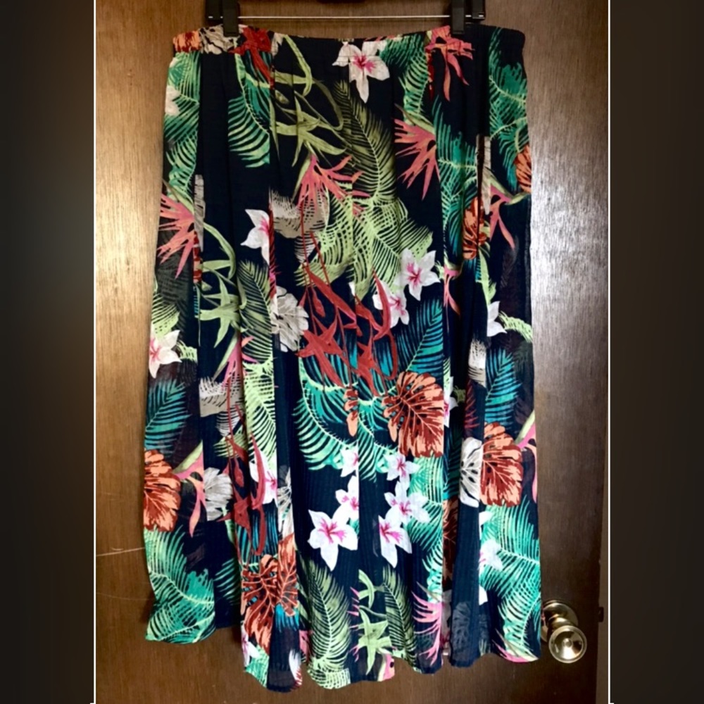 Beautiful Christopher & Banks Skirt NWT - 1X